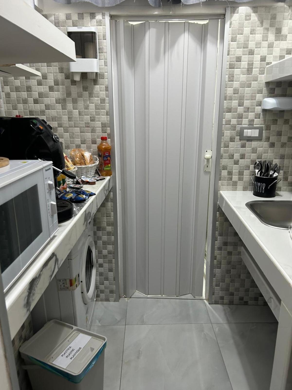 B&B House Napoli Cavour ภายนอก รูปภาพ