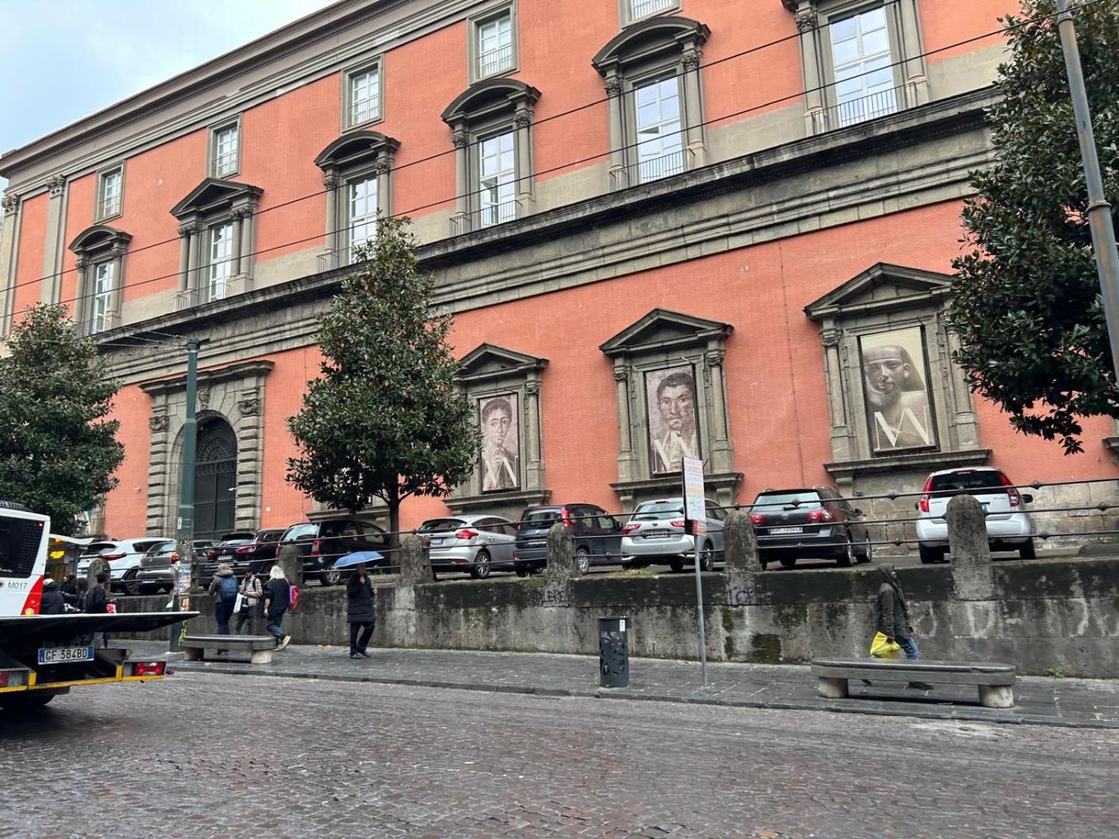 B&B House Napoli Cavour ภายนอก รูปภาพ